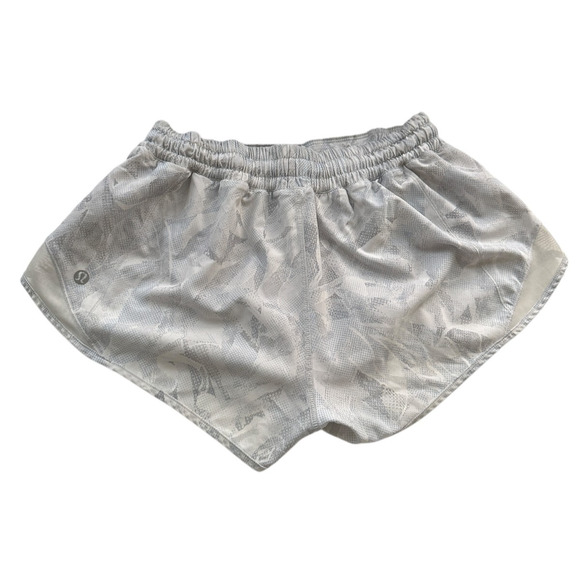 Lululemon Hotty Hot Short 2.5" Lined White Gray Printed Shorts Women's Size 6 - Picture 9 of 12